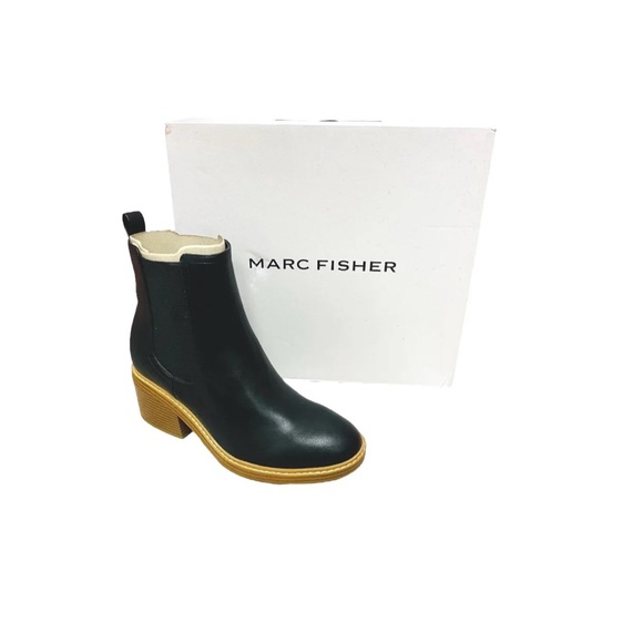 🖤Marc Fisher Black and Tan Ankle Booties🖤 - Picture 1 of 5